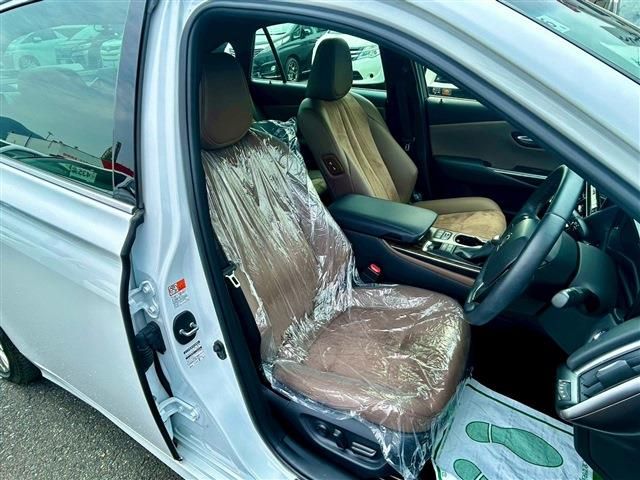 TOYOTA CROWN SEDAN HYBRID 2022 Image 31