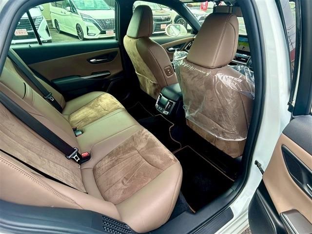 TOYOTA CROWN SEDAN HYBRID 2022 Image 31