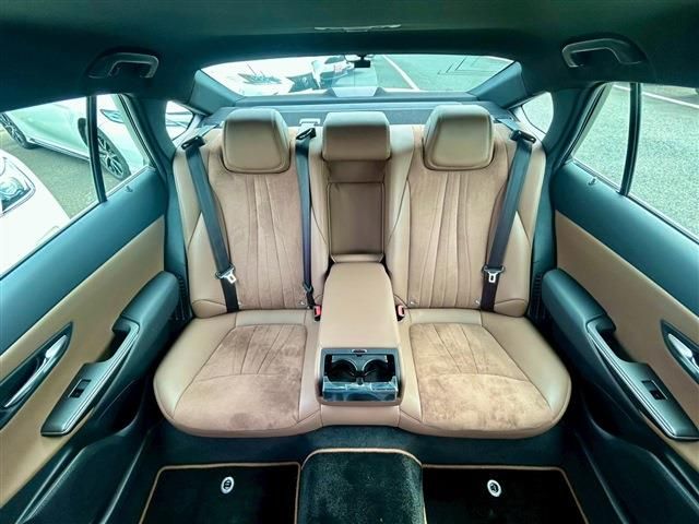 TOYOTA CROWN SEDAN HYBRID 2022 Image 31