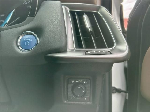 TOYOTA CROWN SEDAN HYBRID 2022 Image 31