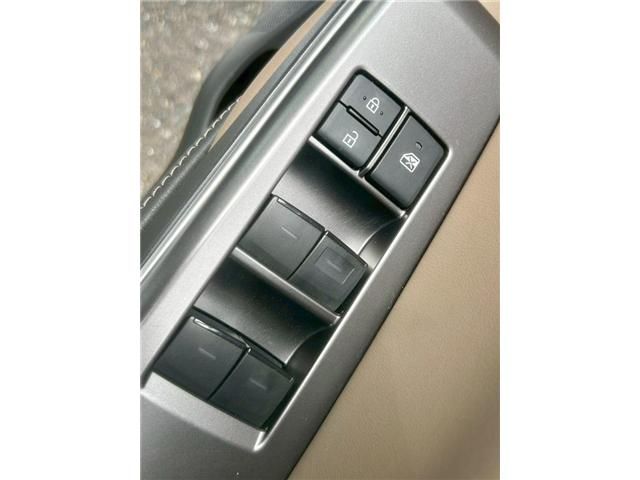 TOYOTA CROWN SEDAN HYBRID 2022 Image 31