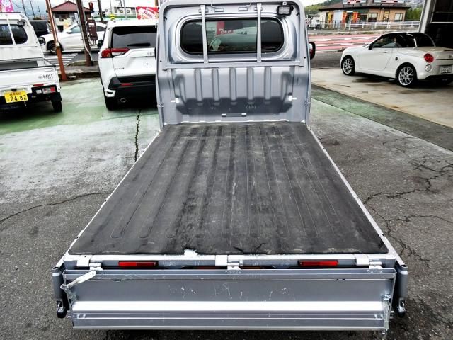 DAIHATSU HIJET TRUCK 4WD 2023 Image 31