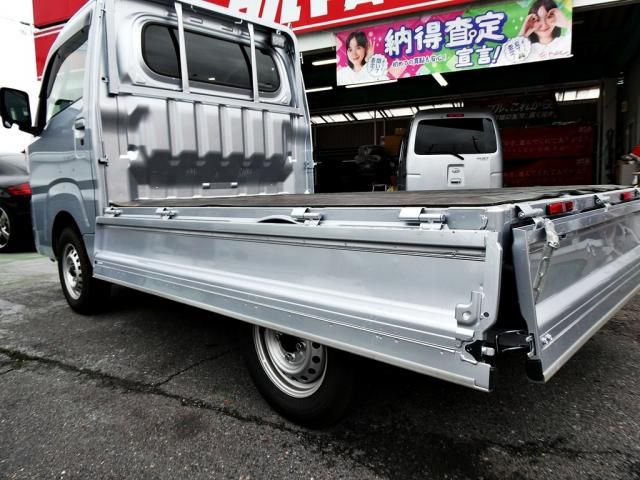 DAIHATSU HIJET TRUCK 4WD 2023 Image 31