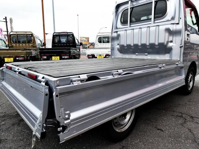 DAIHATSU HIJET TRUCK 4WD 2023 Image 31