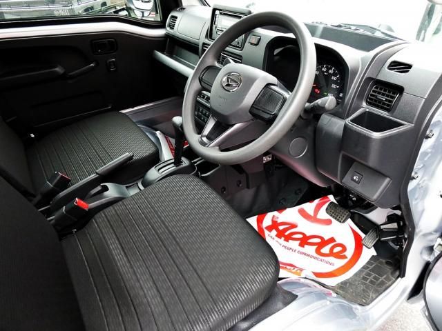 DAIHATSU HIJET TRUCK 4WD 2023 Image 31