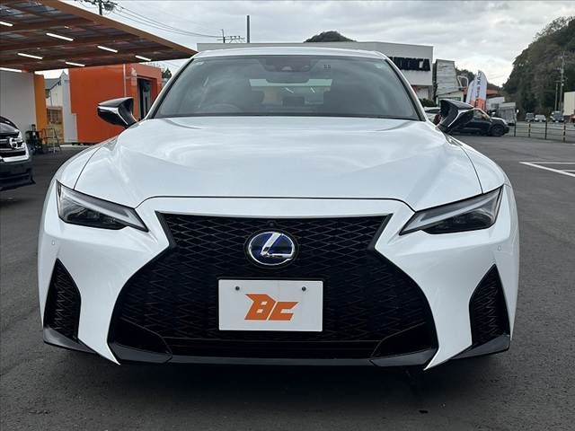TOYOTA LEXUS IS300H 2022 Image 31
