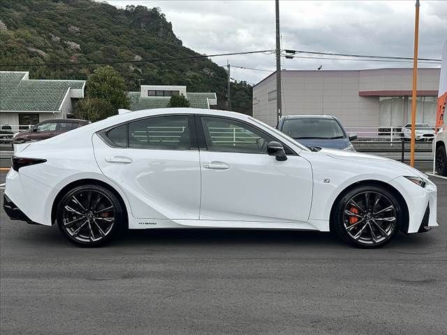 TOYOTA LEXUS IS300H 2022 Image 31