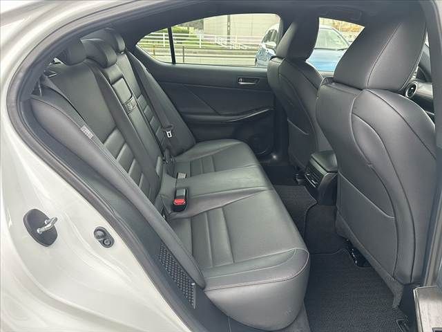 TOYOTA LEXUS IS300H 2022 Image 31