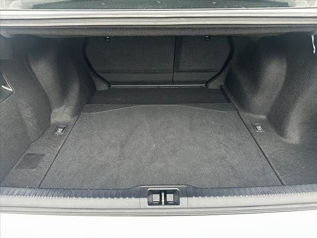 TOYOTA LEXUS IS300H 2022 Image 31