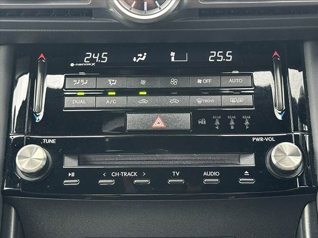 TOYOTA LEXUS IS300H 2022 Image 31