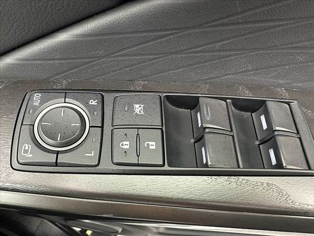 TOYOTA LEXUS IS300H 2022 Image 31