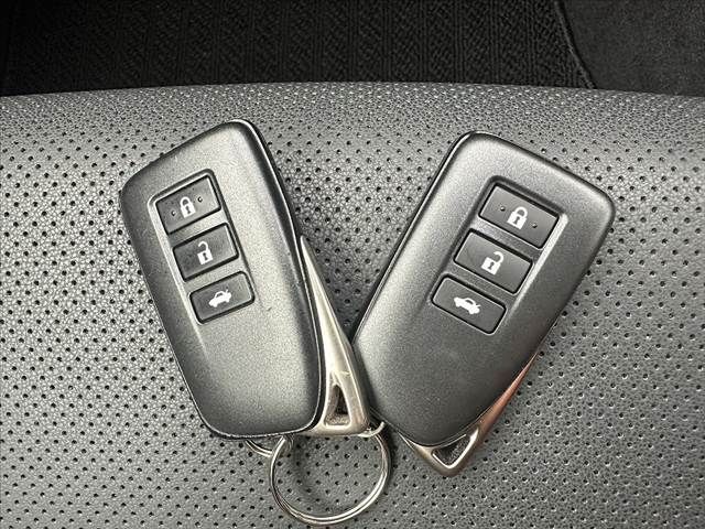 TOYOTA LEXUS IS300H 2022 Image 31