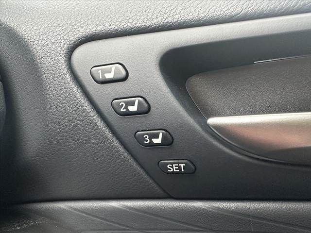 TOYOTA LEXUS IS300H 2022 Image 31