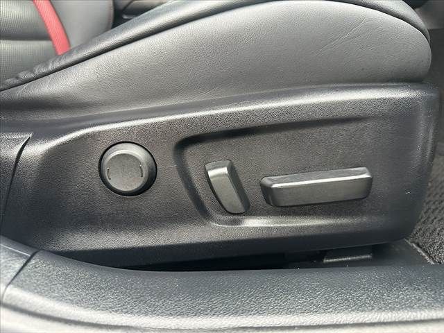 TOYOTA LEXUS IS300H 2022 Image 31