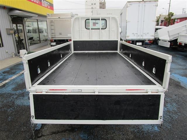 ISUZU  2013 Image 31