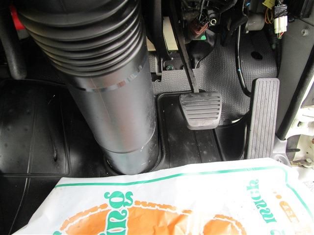 ISUZU  2013 Image 31