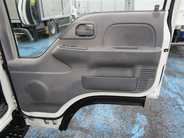 ISUZU  2013 Image 31