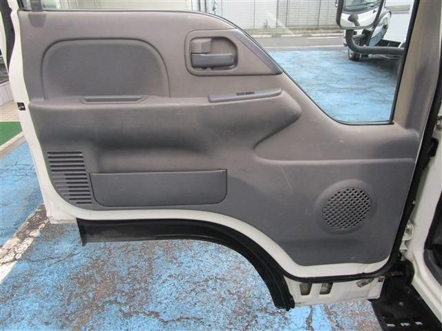 ISUZU  2013 Image 31