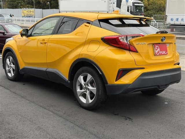 TOYOTA C-HR 2017 Image 31
