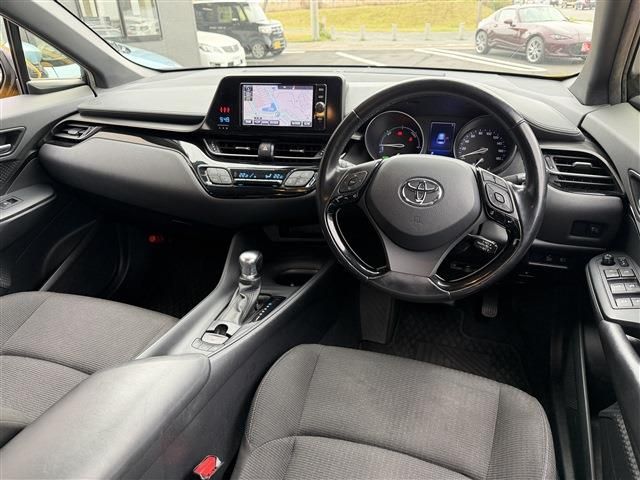 TOYOTA C-HR 2017 Image 31