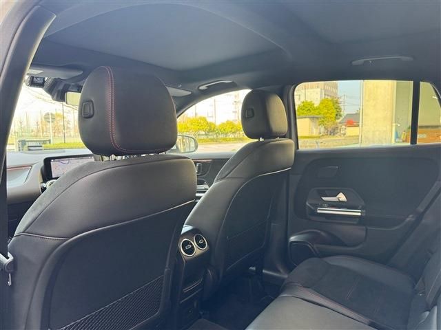 MERCEDES BENZ GLA CL 2022 Image 31