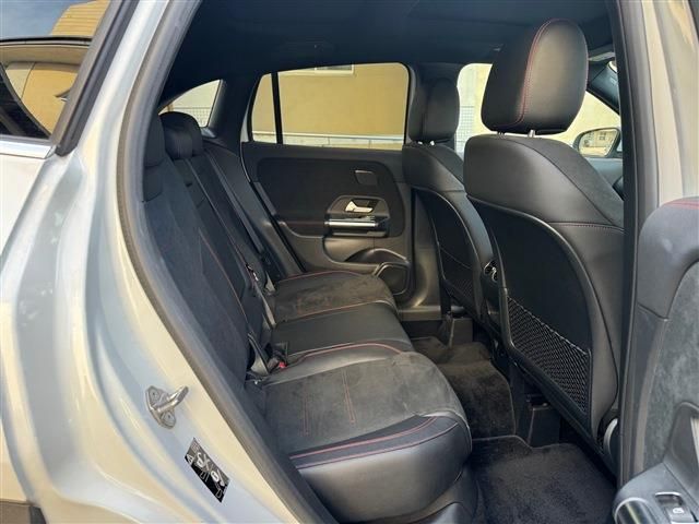 MERCEDES BENZ GLA CL 2022 Image 31