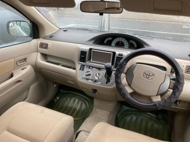 TOYOTA RAUM 2007 Image 31