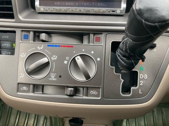 TOYOTA RAUM 2007 Image 31