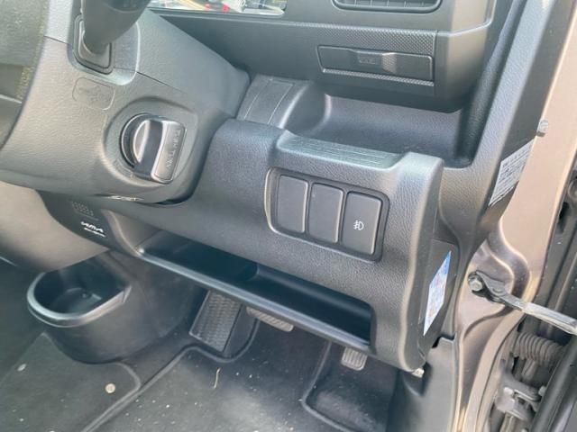 HONDA ZEST SPARK 2009 Image 31