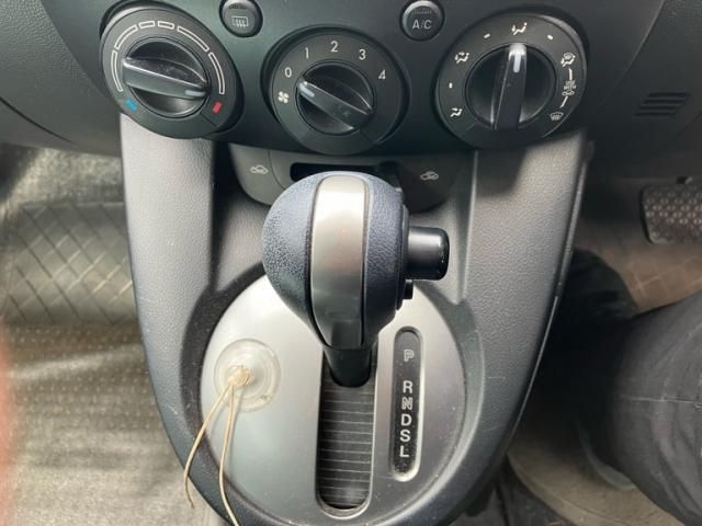 MAZDA DEMIO 2009 Image 31