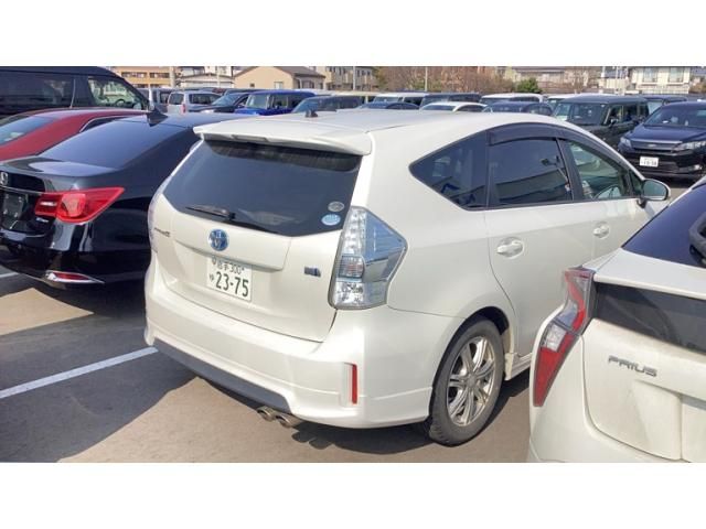 TOYOTA PRIUS ALPHA 2012 Image 31