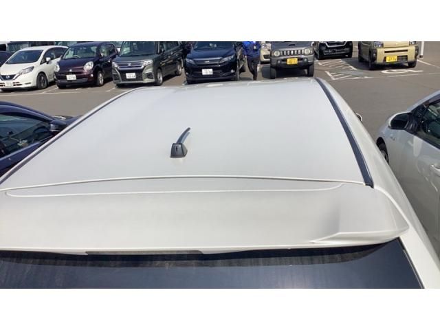 TOYOTA PRIUS ALPHA 2012 Image 31