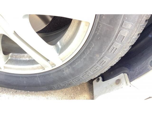 TOYOTA PRIUS ALPHA 2012 Image 31