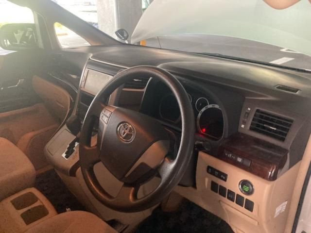 TOYOTA ALPHARD 2014 Image 31