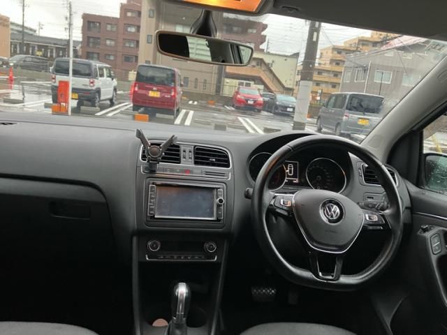 VOLKSWAGEN POLO 2014 Image 31
