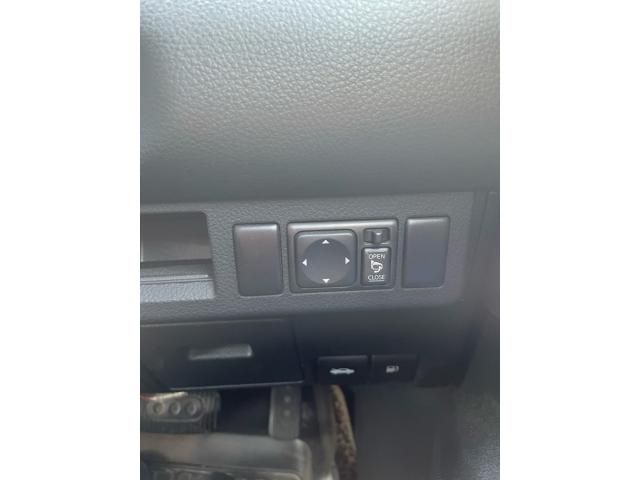 NISSAN TIIDA 2009 Image 31