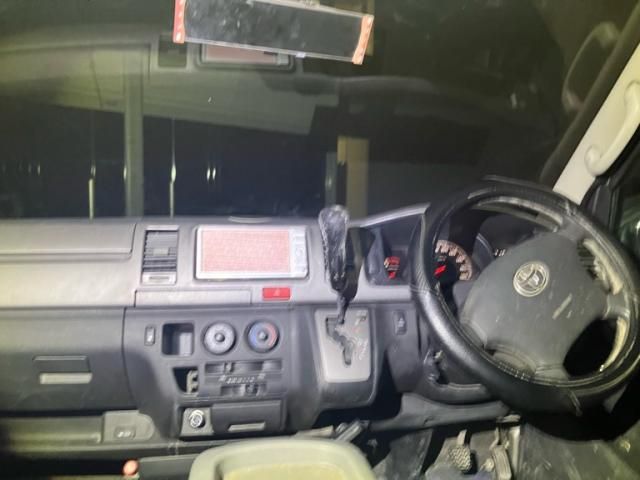 TOYOTA HIACE VAN 2WD 2005 Image 31