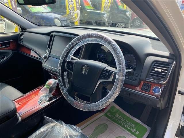 TOYOTA CROWN MAJESTA HYBRID 2014 Image 31