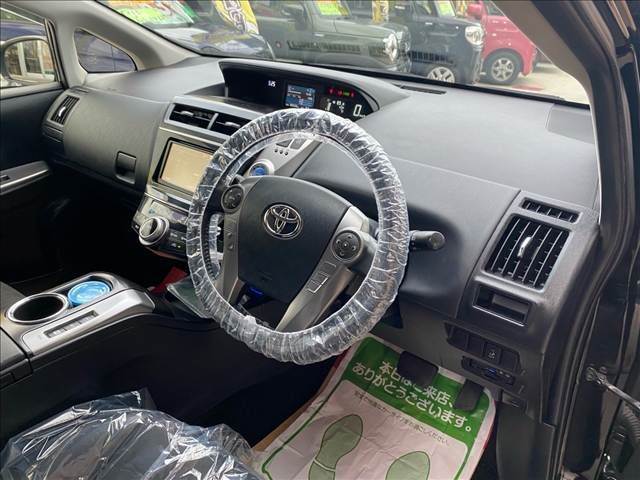 TOYOTA PRIUS ALPHA 2015 Image 31