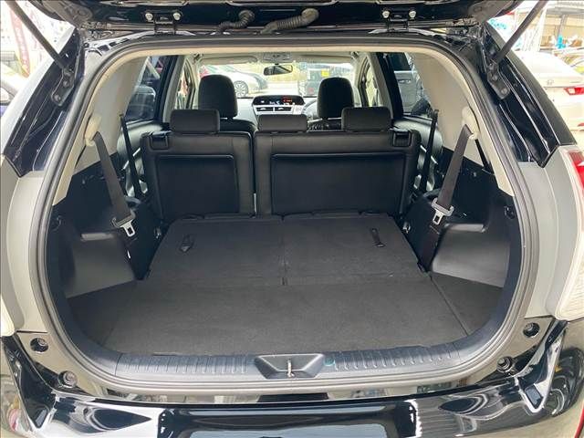 TOYOTA PRIUS ALPHA 2015 Image 31