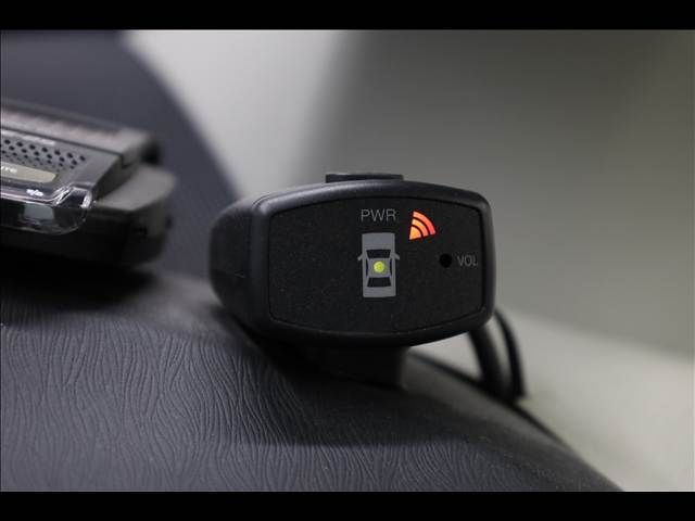 TOYOTA PRIUS 2012 Image 31