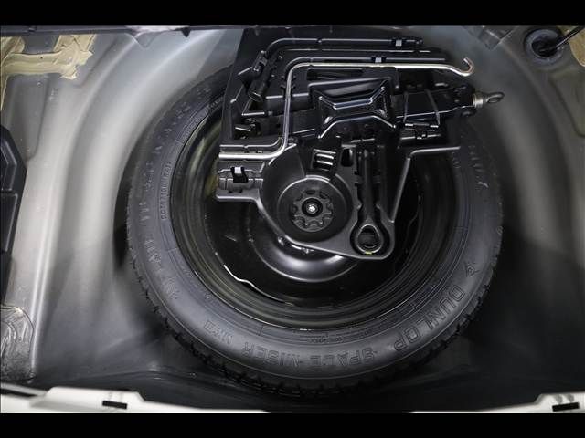 TOYOTA PRIUS 2012 Image 31