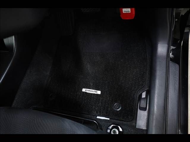 TOYOTA PRIUS 2012 Image 31