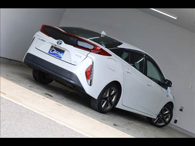 TOYOTA PRIUS PHV 2021 Image 31