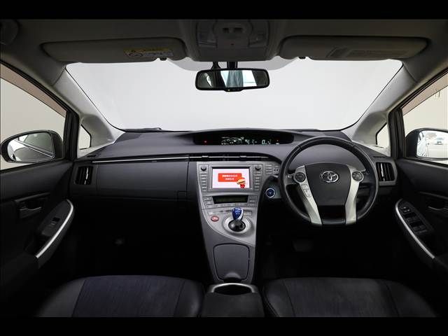 TOYOTA PRIUS 2013 Image 31