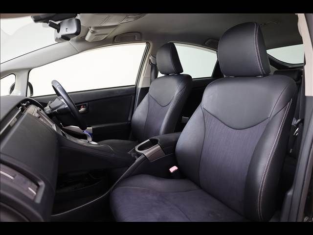 TOYOTA PRIUS 2013 Image 31