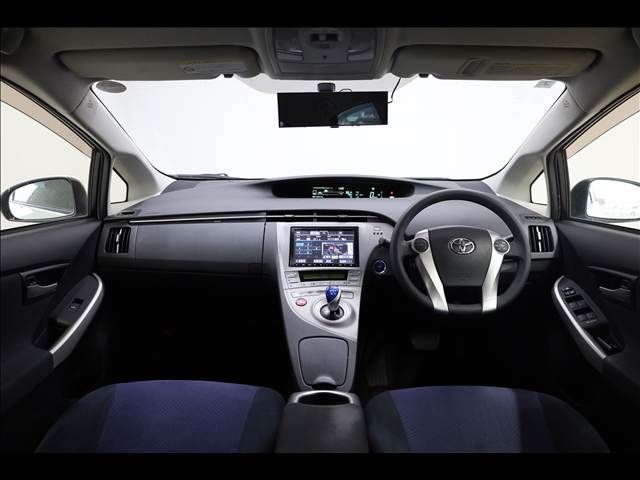 TOYOTA PRIUS 2012 Image 31