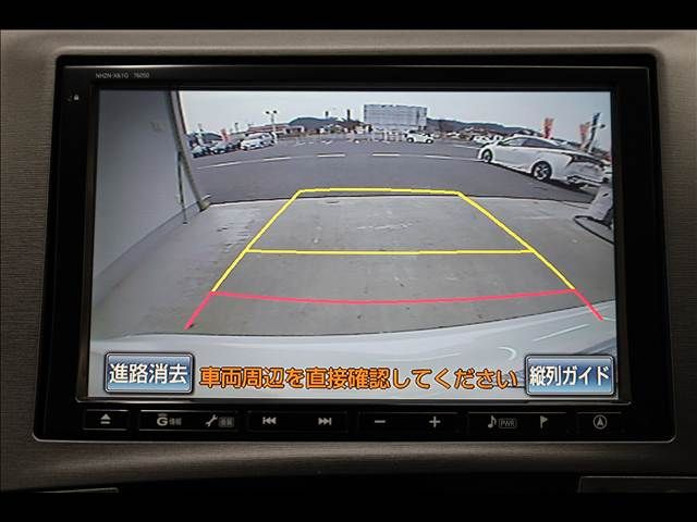 TOYOTA PRIUS 2012 Image 31