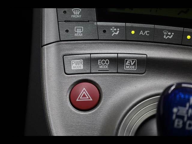 TOYOTA PRIUS 2012 Image 31