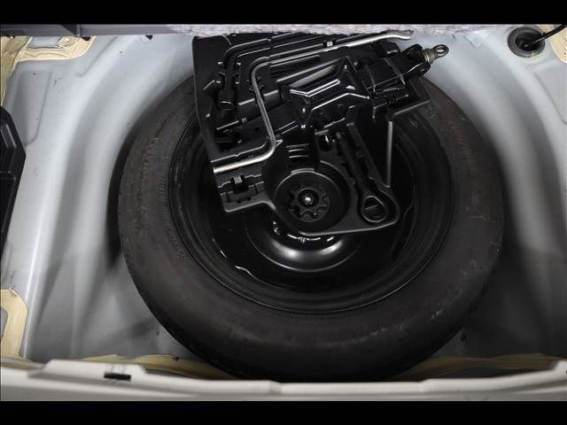 TOYOTA PRIUS 2012 Image 31